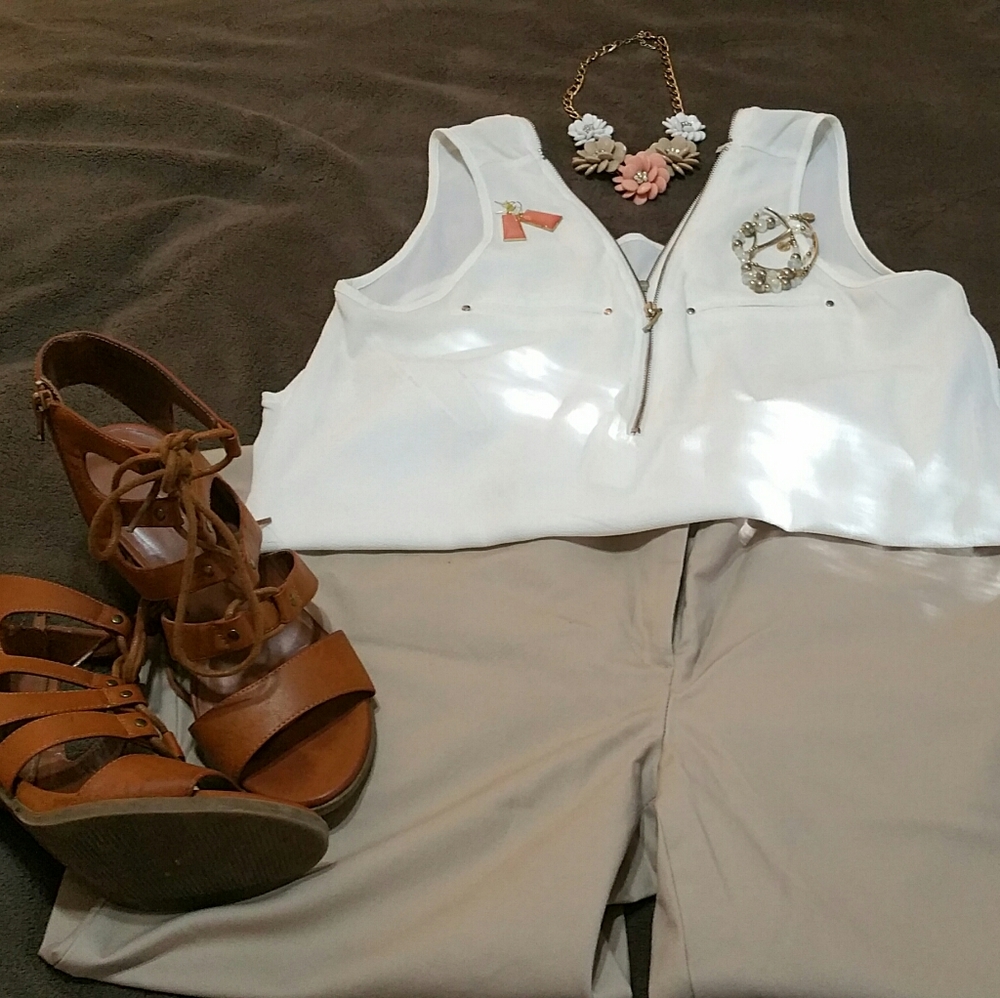 APT.9 KHAKI WIDE LEG DRESS PANTS